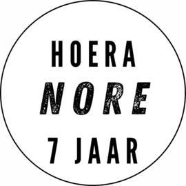 Traktatiestickers | HOERA [stoer] | + naam + leeftijd | div. varianten | 10 stuks