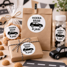 Gepersonaliseerde Traktatiestickers Auto – Naam & Leeftijd