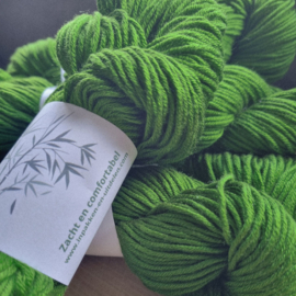Grasgroene wol met 60%bamboo vezels 30%zijde 10%cashmere