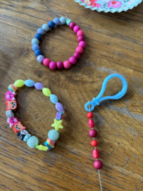 Workshop tijdens kralenfeestje