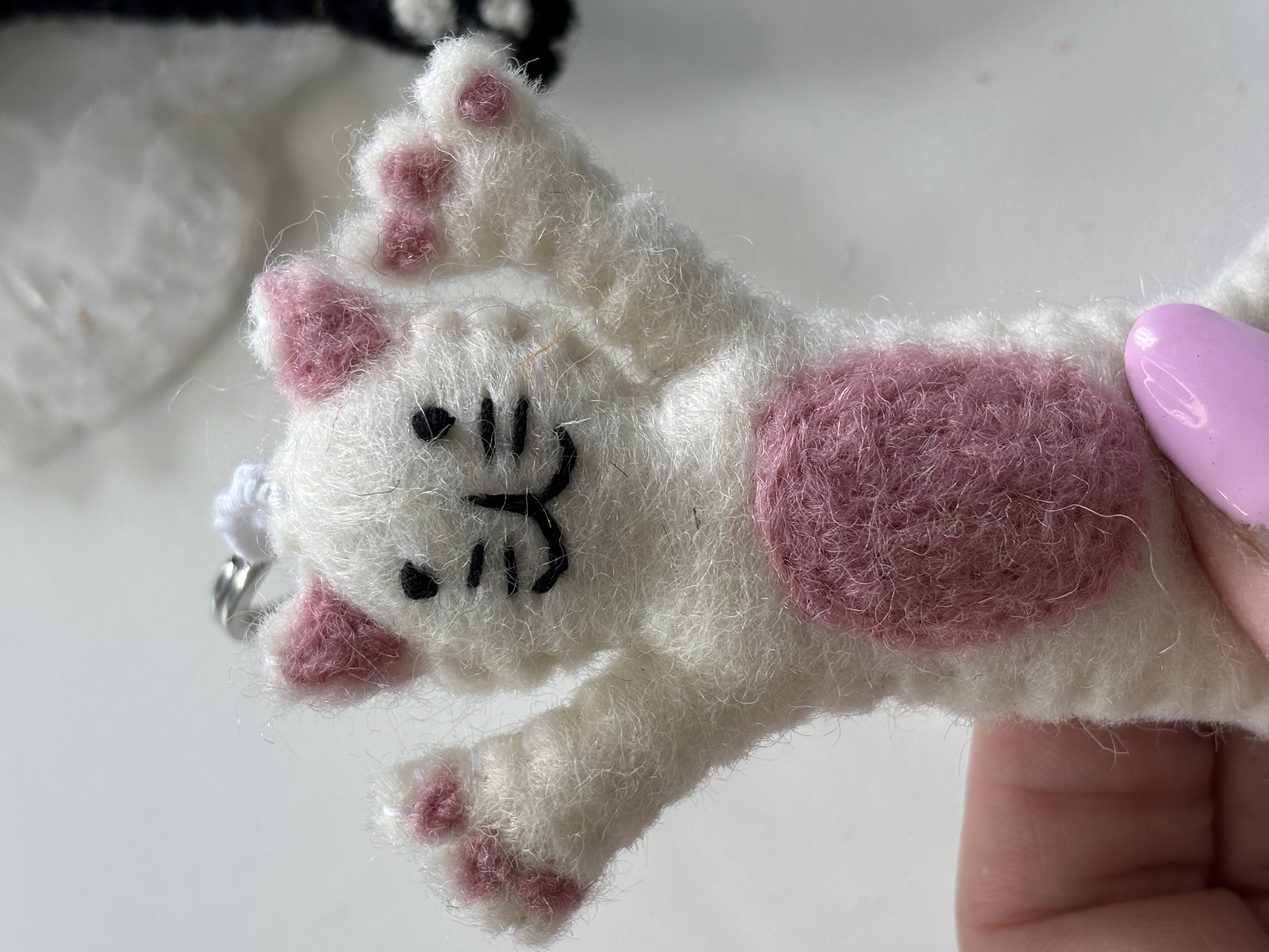 Vilten Sleutelhanger | Witte Kat