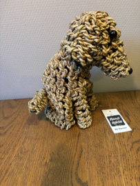 Zittende Teckel Pup van Touw