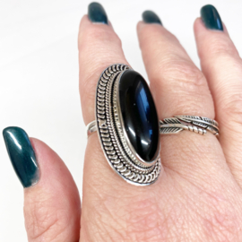 Onyx ring Queen