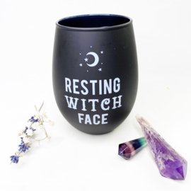 Resting witch face glas