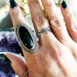 Onyx ring Queen