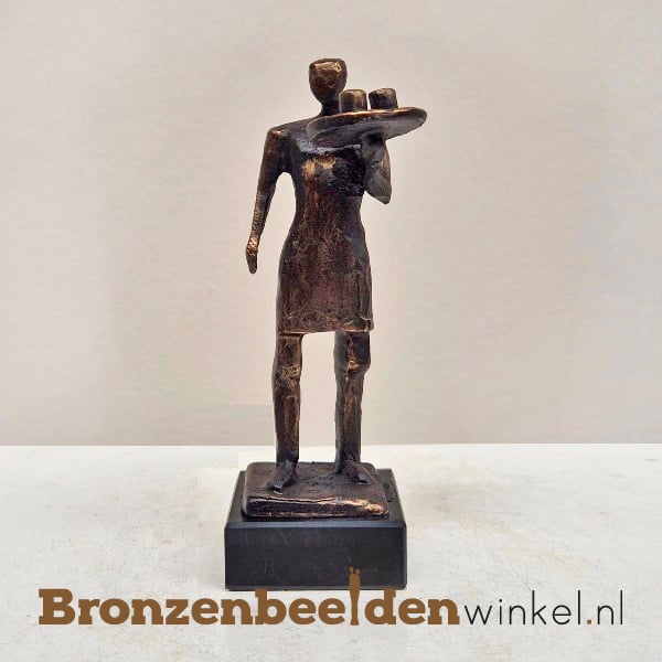 Horeca beeld "Serveerster" BBW23pb49