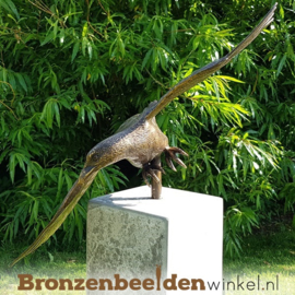 Tuinbeeld adelaar op Hardstenen sokkel BBW1247br