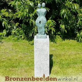Bronzen liefdespaar tuinbeeld "In Elkaar Opgaan" BBW52217br
