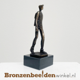Beeldje "De wandelaar" BBW23bp47