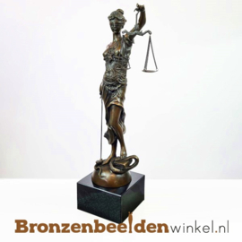 NR 9 | Cadeau advocaat ''Vrouwe Justitia beeld'' BBW008br13