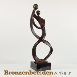 Afrikaans sculptuur "Onlosmakelijk met elkaar verbonden" BBW007br39