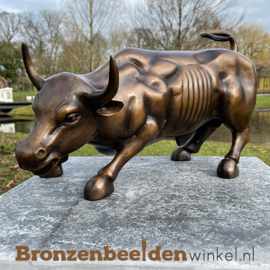 Beroemd beeldhouwwerk "Charging Bull"