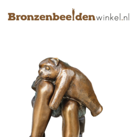 Tuinbeeld "Meisje op Stapel Boeken" BBW97131br