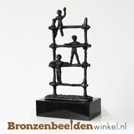 Jubileum cadeau onderwijs of  kinderopvang kinderen op klimrek BBW005br77