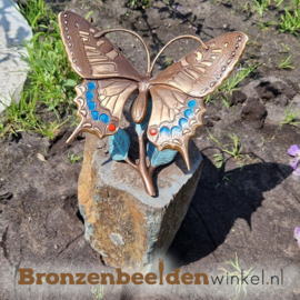 Bronzen beeld vlinder op tak BBW37309