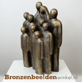 Beeld "Vader en moeder met 8 grote kinderen" BBW064br08