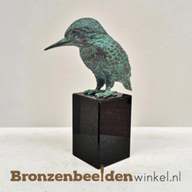 Beeld ijsvogel in brons op sokkel BBW1539