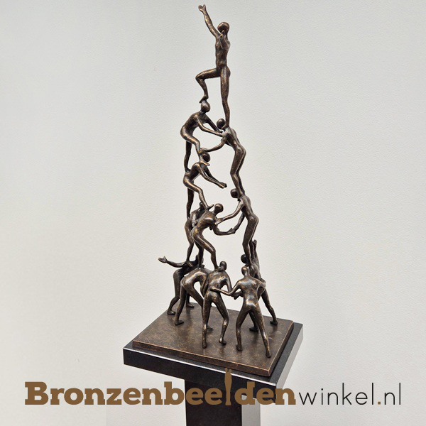 NR 22 | Jubileum cadeau bedrijf "Samen bouwen aan succes" op sokkel