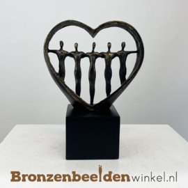 NR 7 | Urn beeld "Samen sterk" BBW05br70as