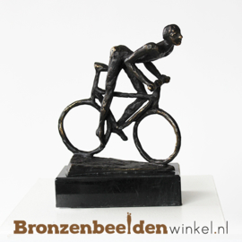 Beeldje "Wielrenner op racefiets" BBW005br64