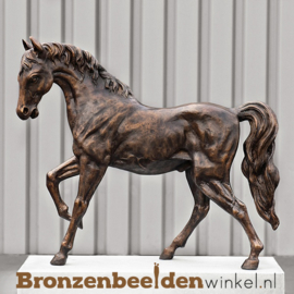 Beeld paard in brons BBW1006