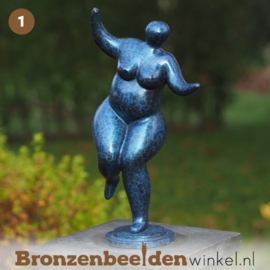 NR 1 | Cadeau vrouw 77 jaar ''Dikke dames beeld als tuinbeeld'' BBW2340br