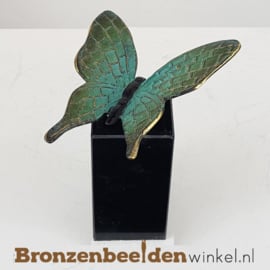 NR 3 | Aandenken vlinder beeldje op sokkel BBW1825os