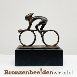 Sport asbeeldje "de Wielrenner" in brons BBW877br44