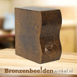 Bronzen urn met hartje BBW0651br