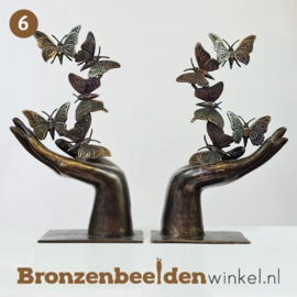 NR 6 | Vlinder cadeau ''Beeld handen met vlinders'' BBW4446