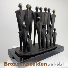 NR 8  | Bronzen beeld Amersfoort "Familie beeld op maat (v.a. 8 pers)"