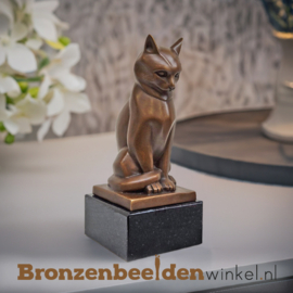Bronzen beeld kat op sokkel BBW12667