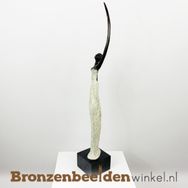 Vrouwenbeeldje "De zangeres" BBW004br46