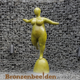 Groot tuinbeeld "Dikke Dame" BBW91100