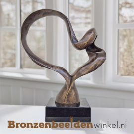 Binnen beeld "Het Levenspad" op zwarte sokkel BBW91235br-os