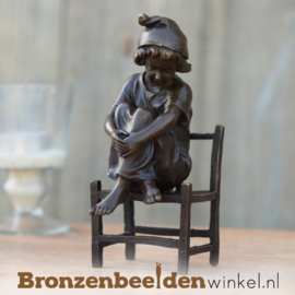 Kinderbeeldje "Meisje op stoel" BBW1217br