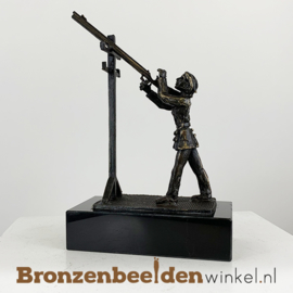 Beeldje "De schutterskoningin" BBW002br04