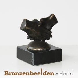 Zakelijk geschenk "De handdruk" BBW003br19