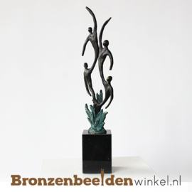 Sculptuur "Opbloeiende kinderen" BBW004br66