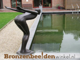 Tuinbeeld "De Duiker" voor zwembad of vijver