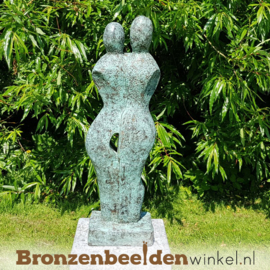 Bronzen liefdespaar tuinbeeld "In Elkaar Opgaan" BBW52217br