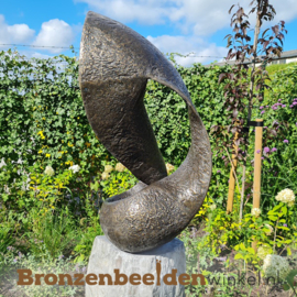 Abstract tuinbeeld "Oneindigheid" op Basalt sokkel BBW0820br