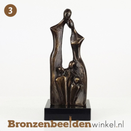 NR 3 | Bronzen beeld Nijmegen ''Gezin 5 personen'' BBW001br70