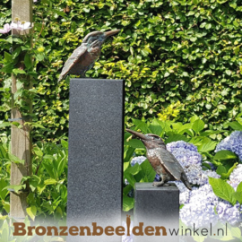 Tuinbeeld ijsvogels in brons op twee zuilen BBW88367