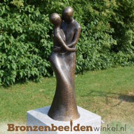 Bronzen liefdespaar tuinbeeld ''Modern liefdespaar'' BBW1637br