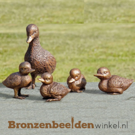 Dierenbeeldje eend met kuikentjes BBW0001br