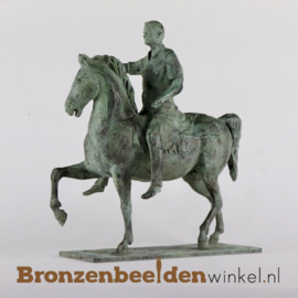 PENSIOENCADEAU "MARCUS AURELIUS" IN OPDRACHT