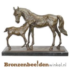 Beeld paard met veulen BBWYY15