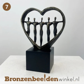 NR 7 | Urn beeld "Samen sterk" BBW05br70as