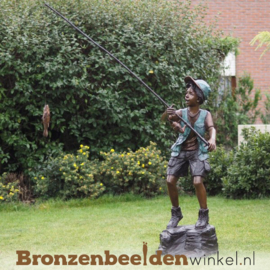 Tuinbeeld vissende jongetje BBW57160br